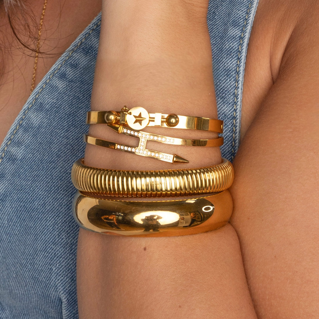  Python Round Gold Bracelet