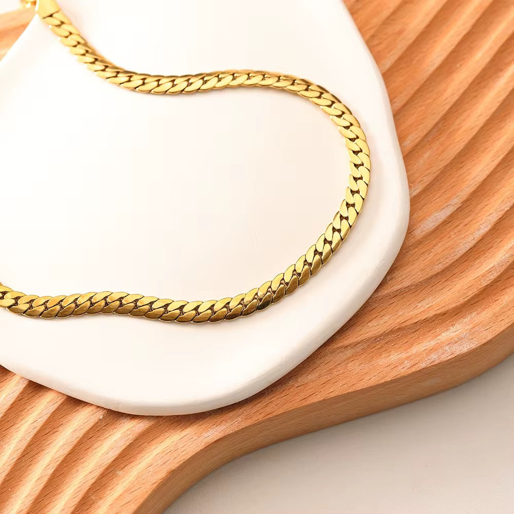 Tessa Flat Gold Necklace