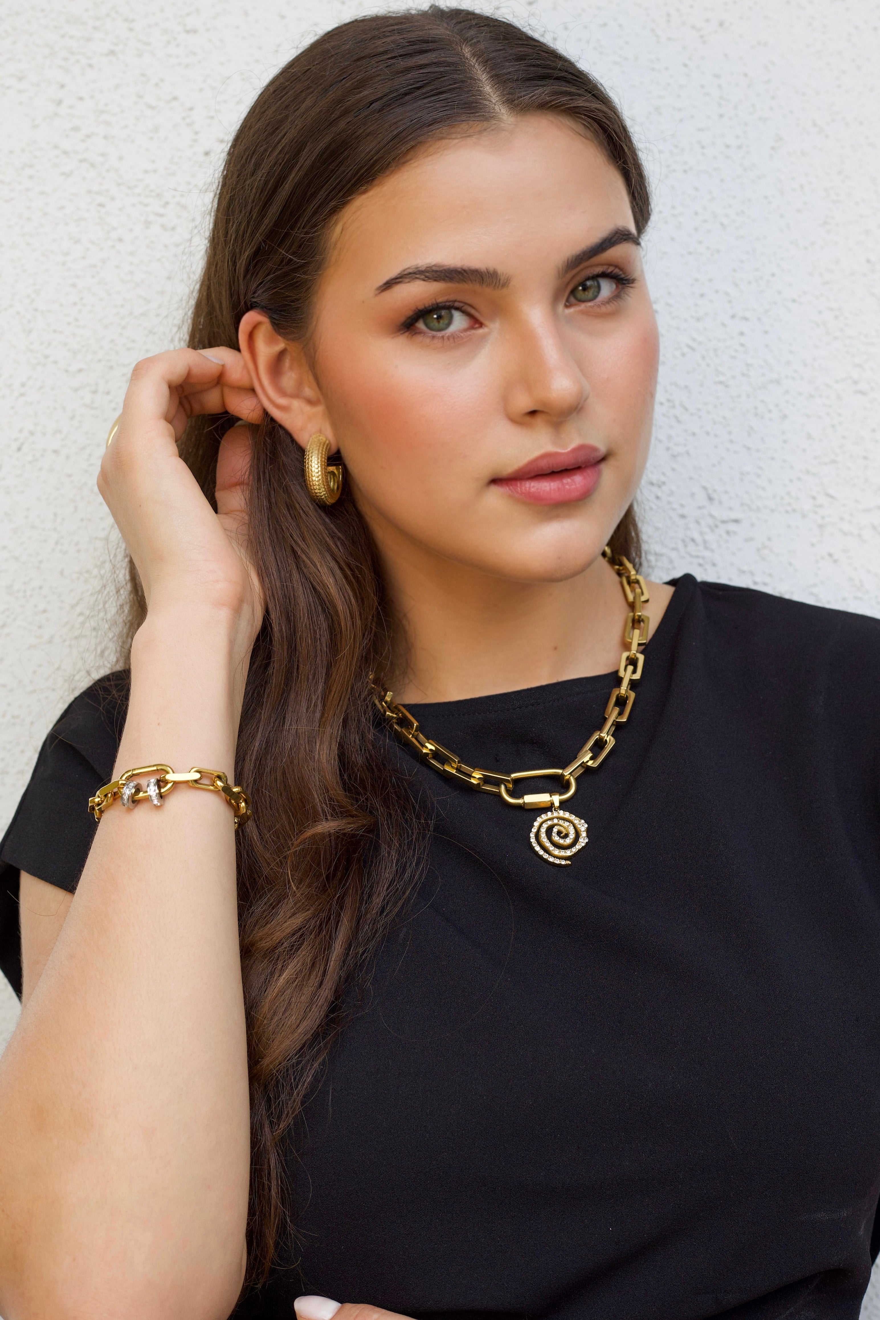 Vera Necklace