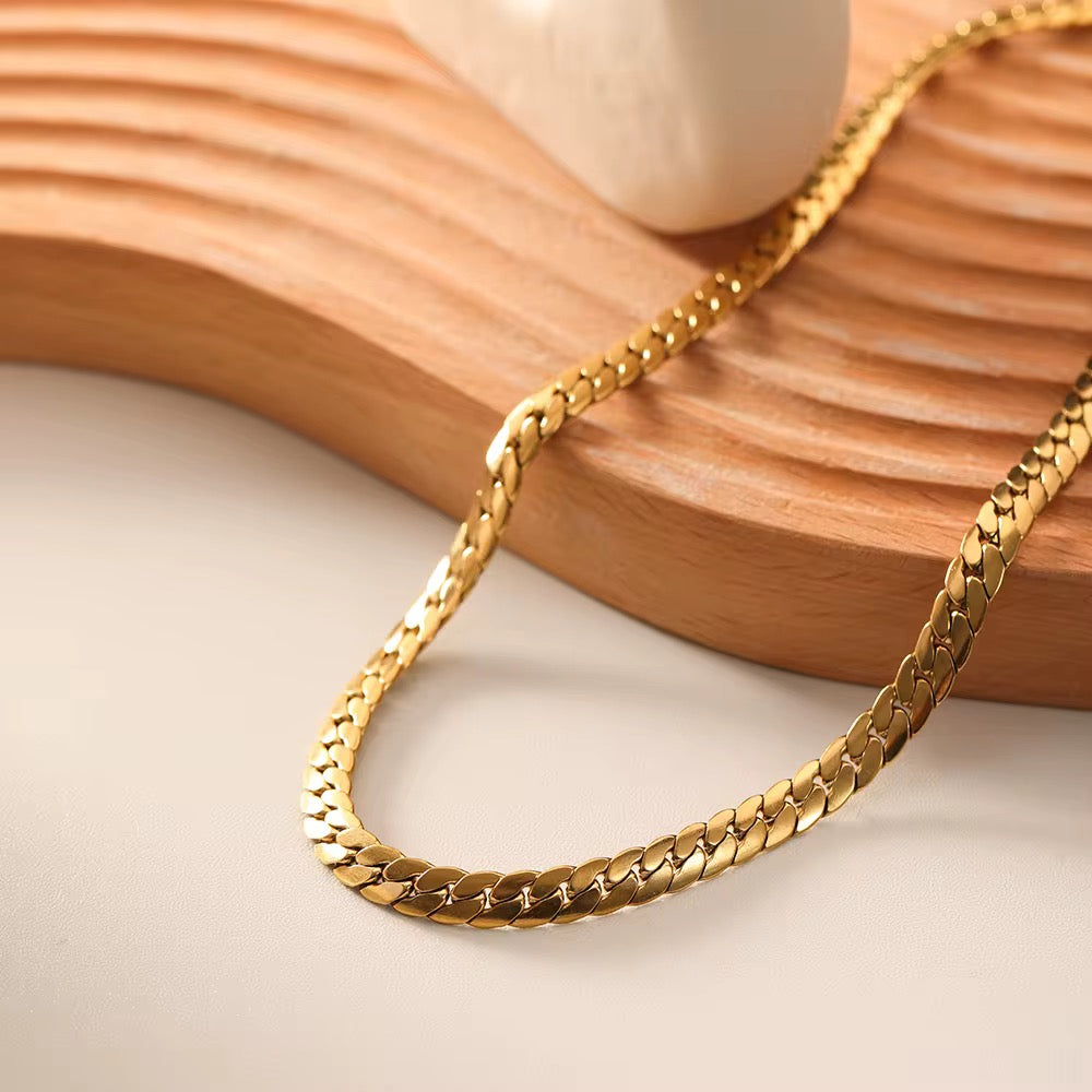Tessa Flat Gold Necklace
