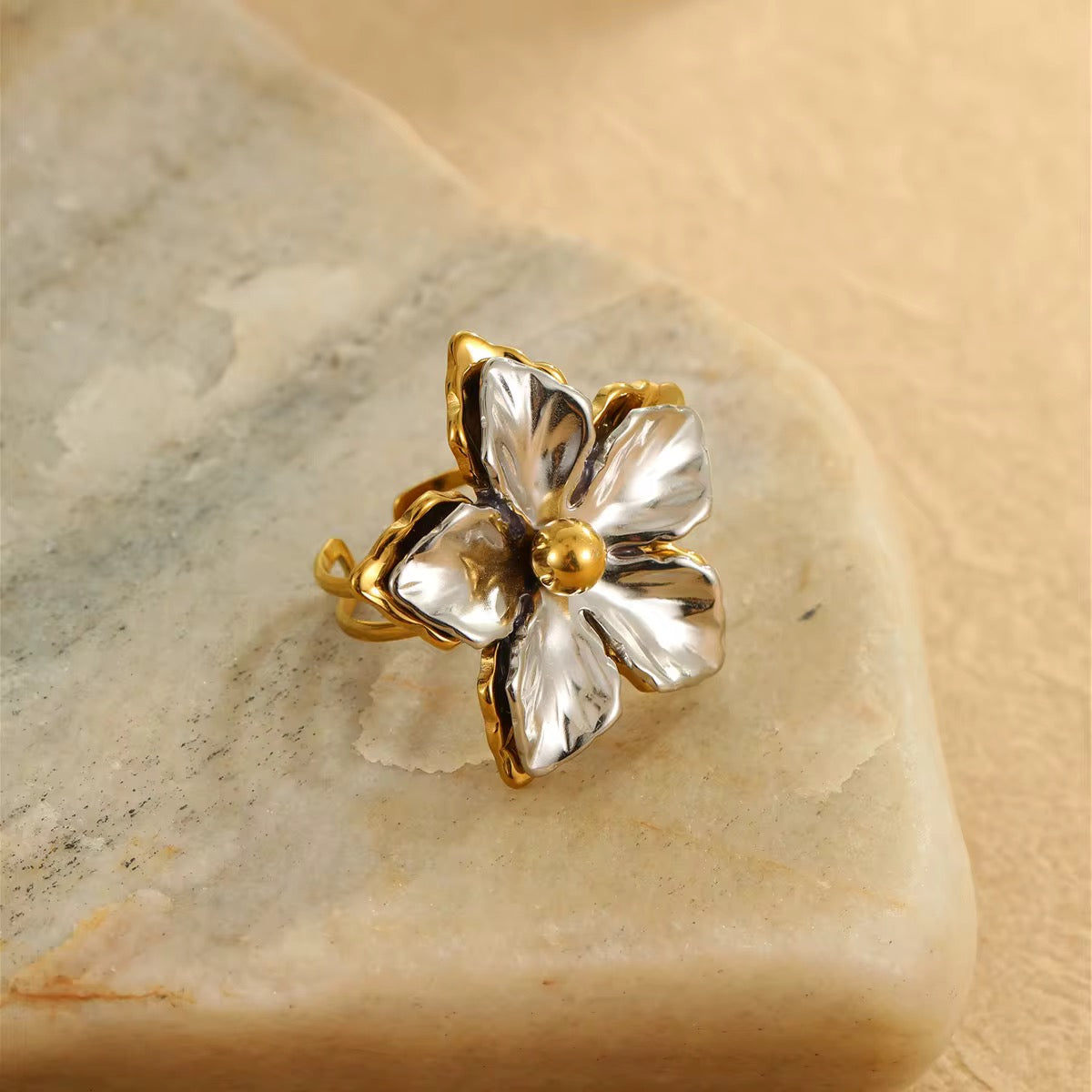 Flora Dual-Tone Ring