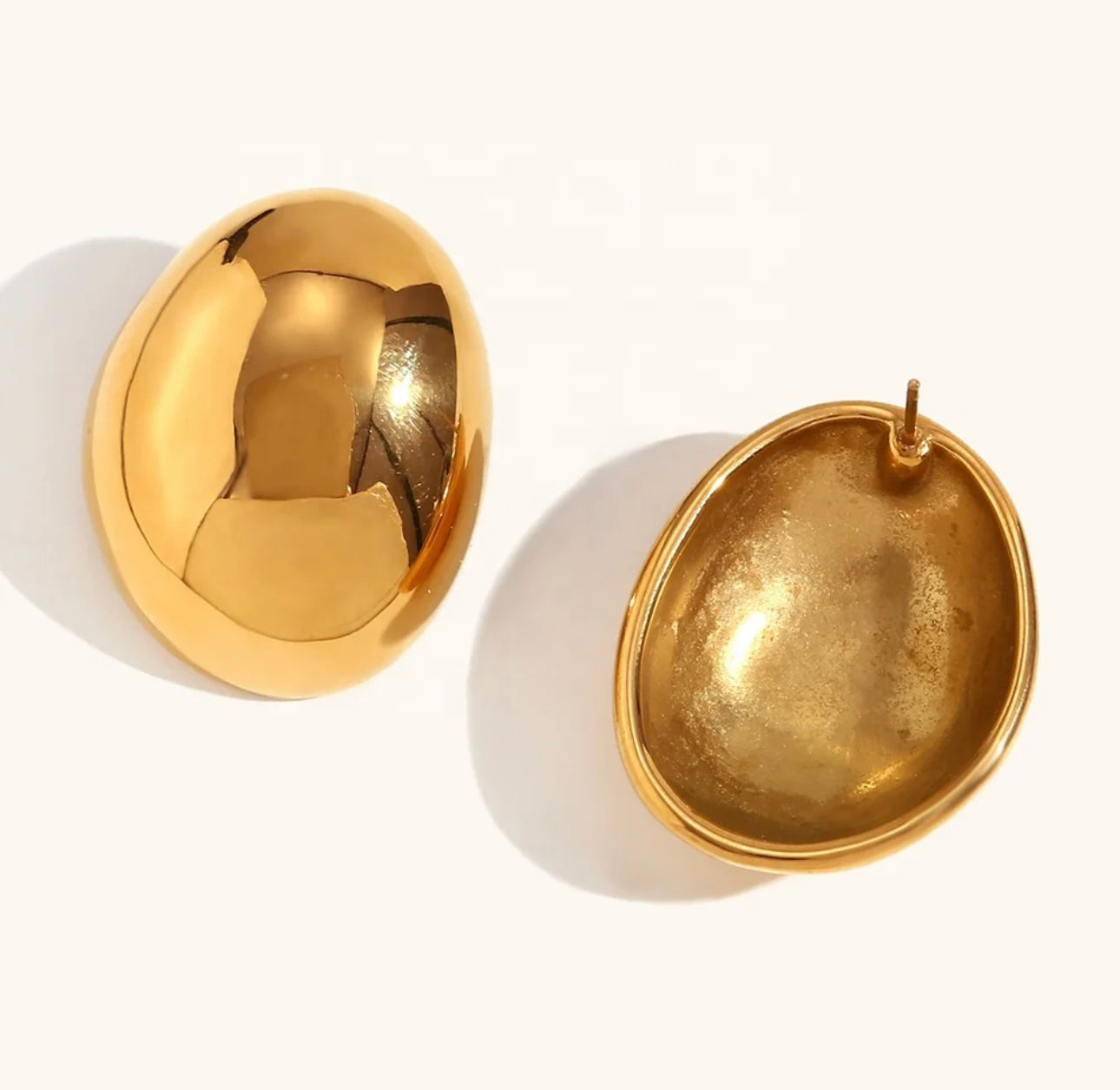 Liset Oval Earrings.