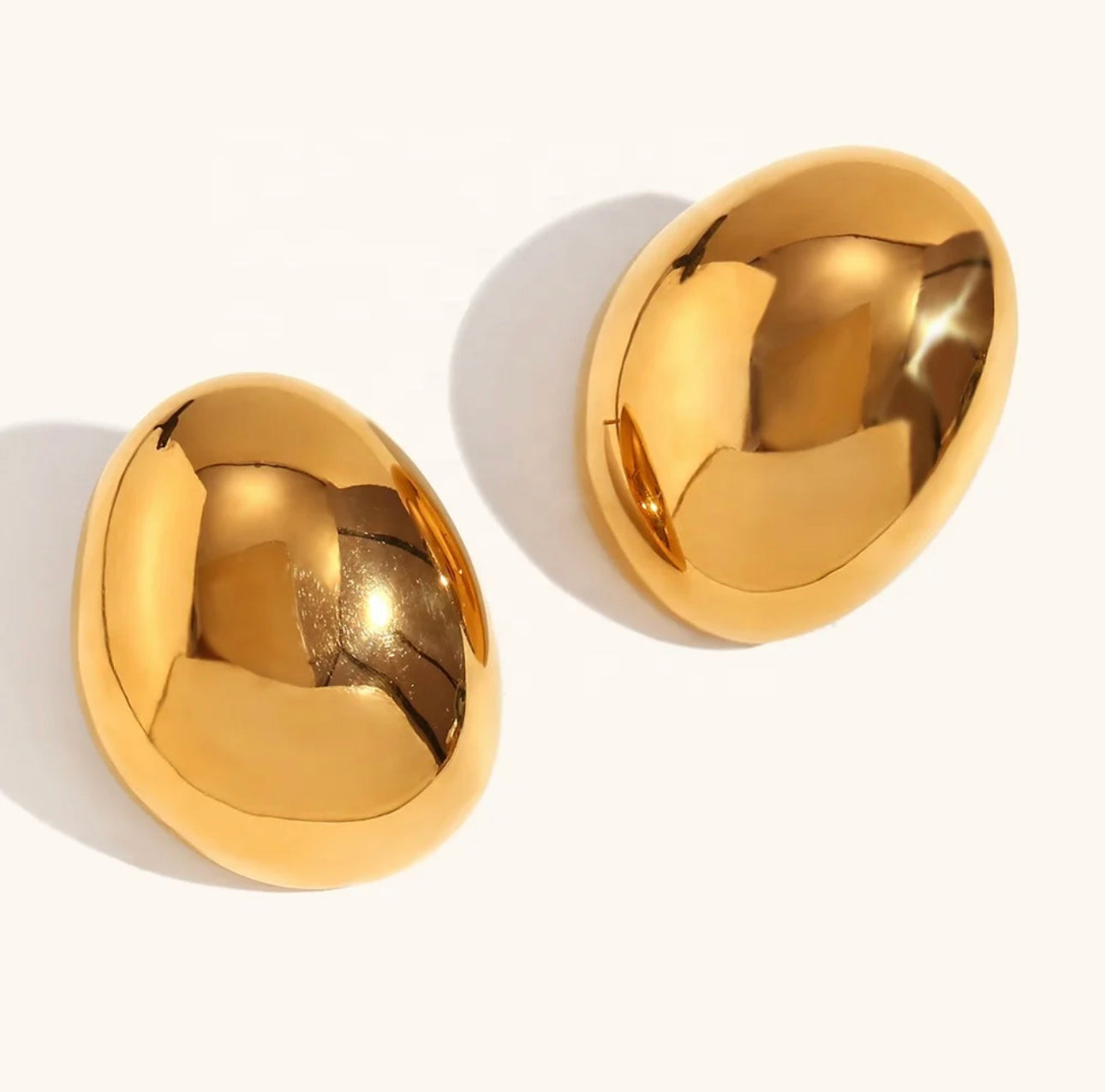 Liset Oval Earrings.