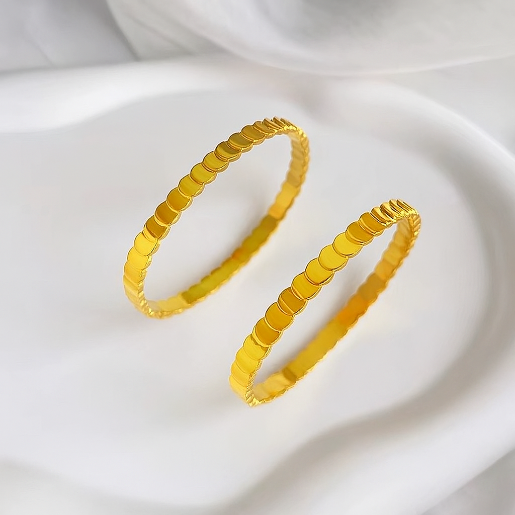 Dara Gold Bangle