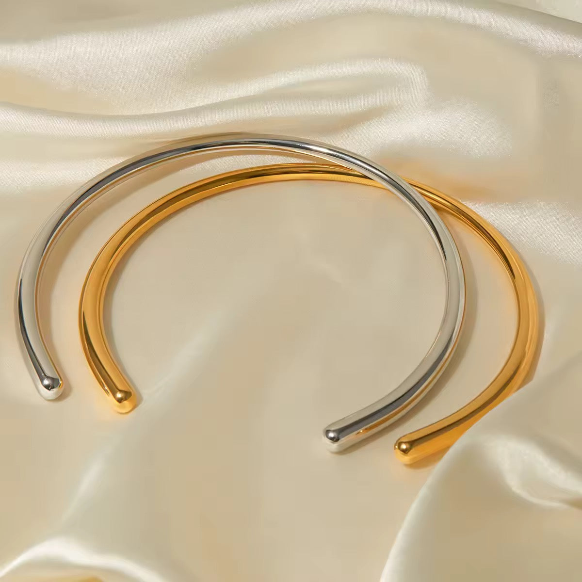 Aria –  Silver Tube Choker Necklace