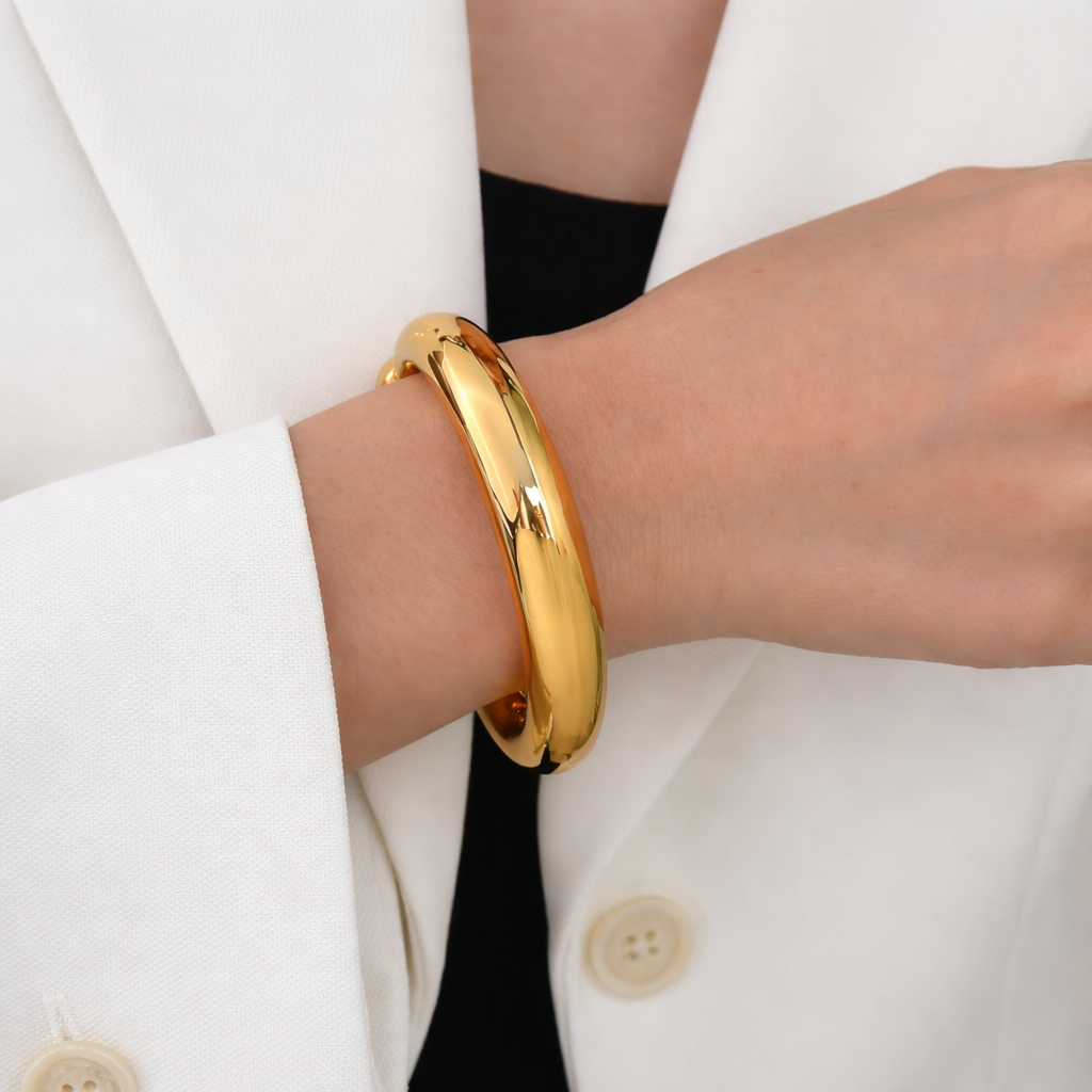 Colette Gold Bangle (Bold)