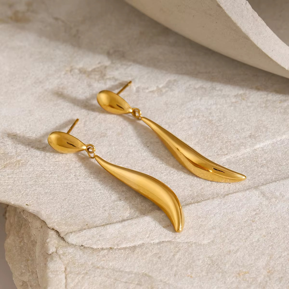 Lorna Drop Earrings