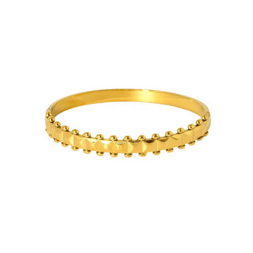 Tori Bangle