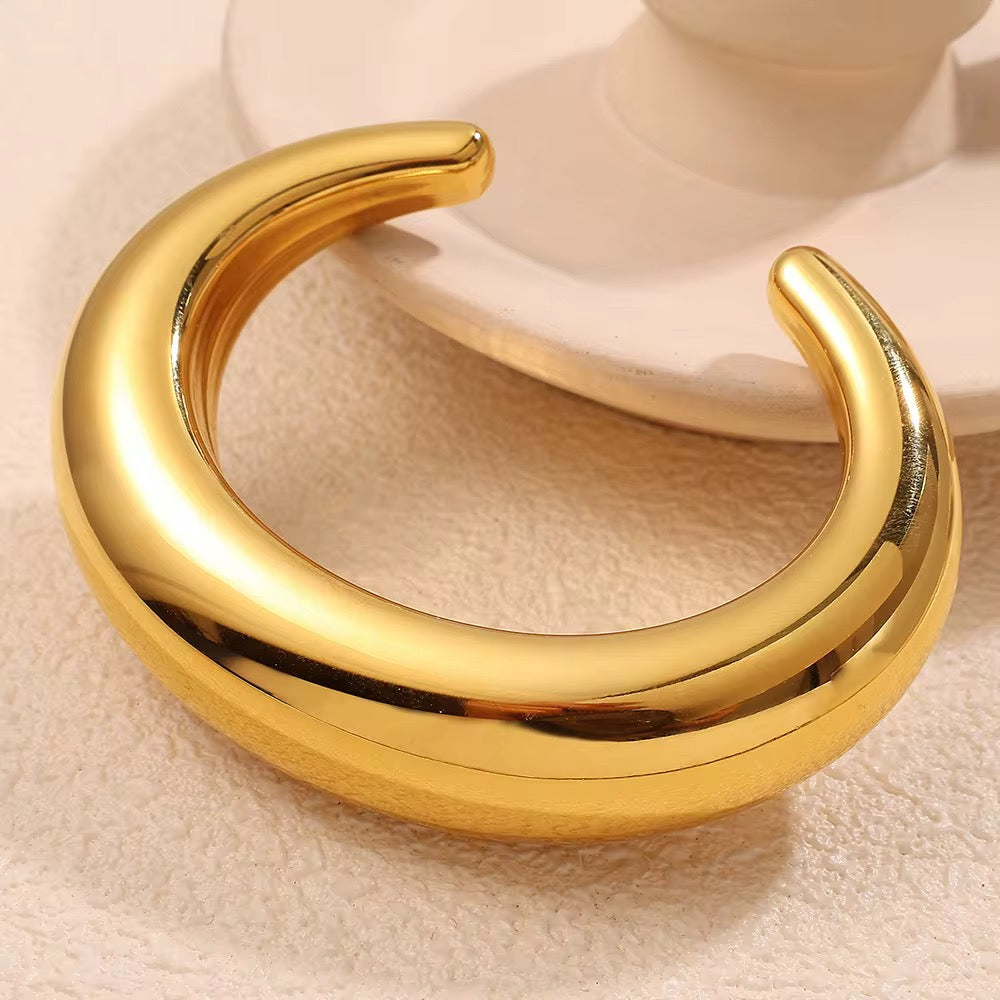 Penelope Gold Oversized Bangle