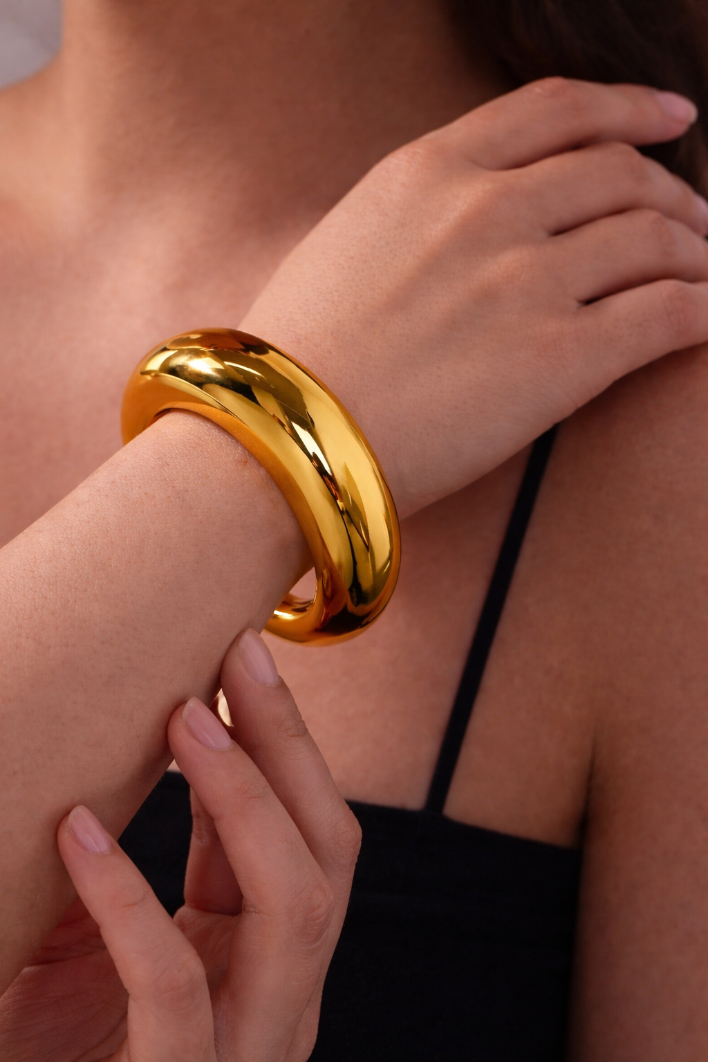 Penelope Gold Oversized Bangle