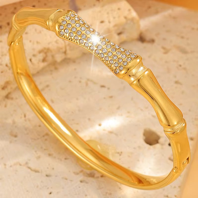 Ava Gold Bangle