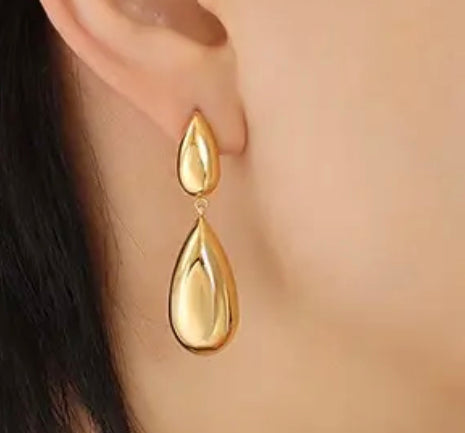  Lucy Gold Earrings