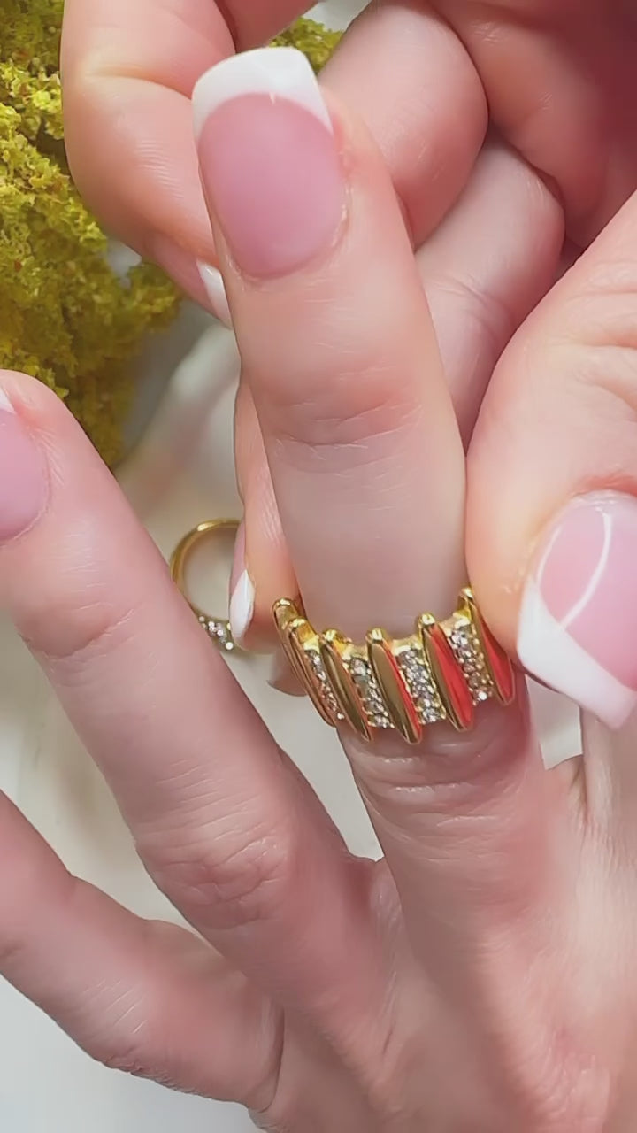 Eva Ring